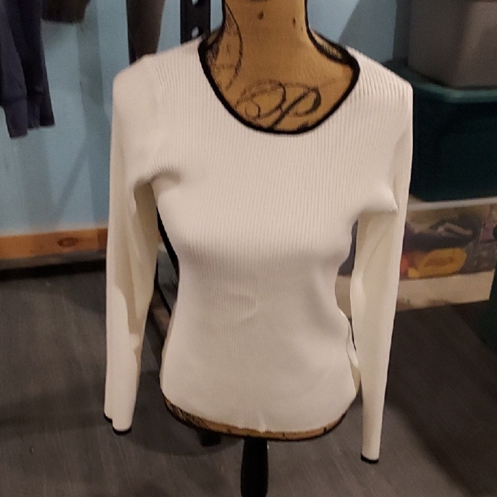 Women’s Cream Ribbed Long-Sleeve Top with Black Trim